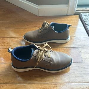 Boys brown Oxford style shoes